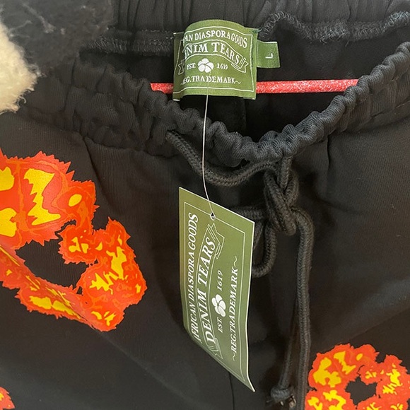 Denim Tears Flame Print Casual Shorts in Black and Yellow - Picture 3 of 8